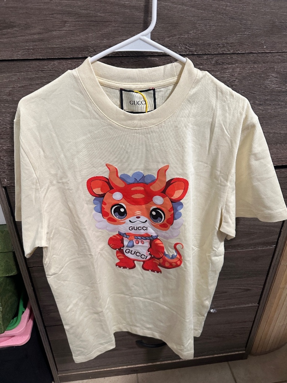 Women’s tee size L